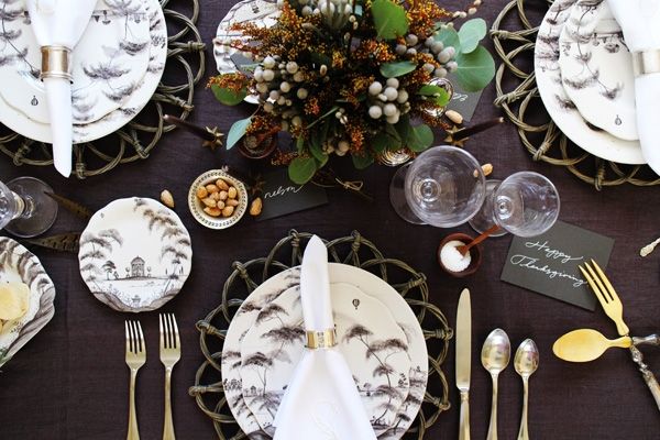 Interior Designer Approved Thanksgiving Tablescape