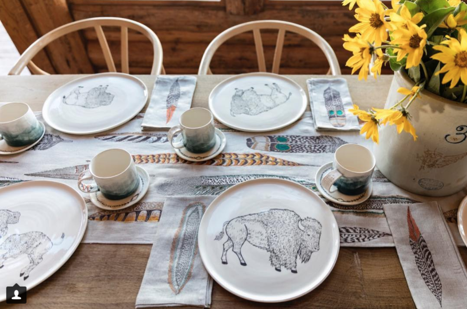 Interior Designer Approved Thanksgiving Tablescapes